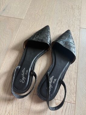 Seychelles Black Croc-Embossed Pointed Slingback Flats